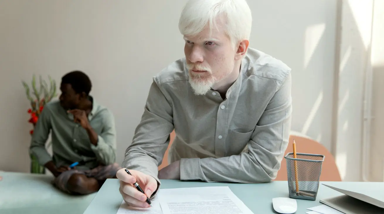 Kildehenvisning i brødtekst eller i faktaboks: to veje, én anbefaling